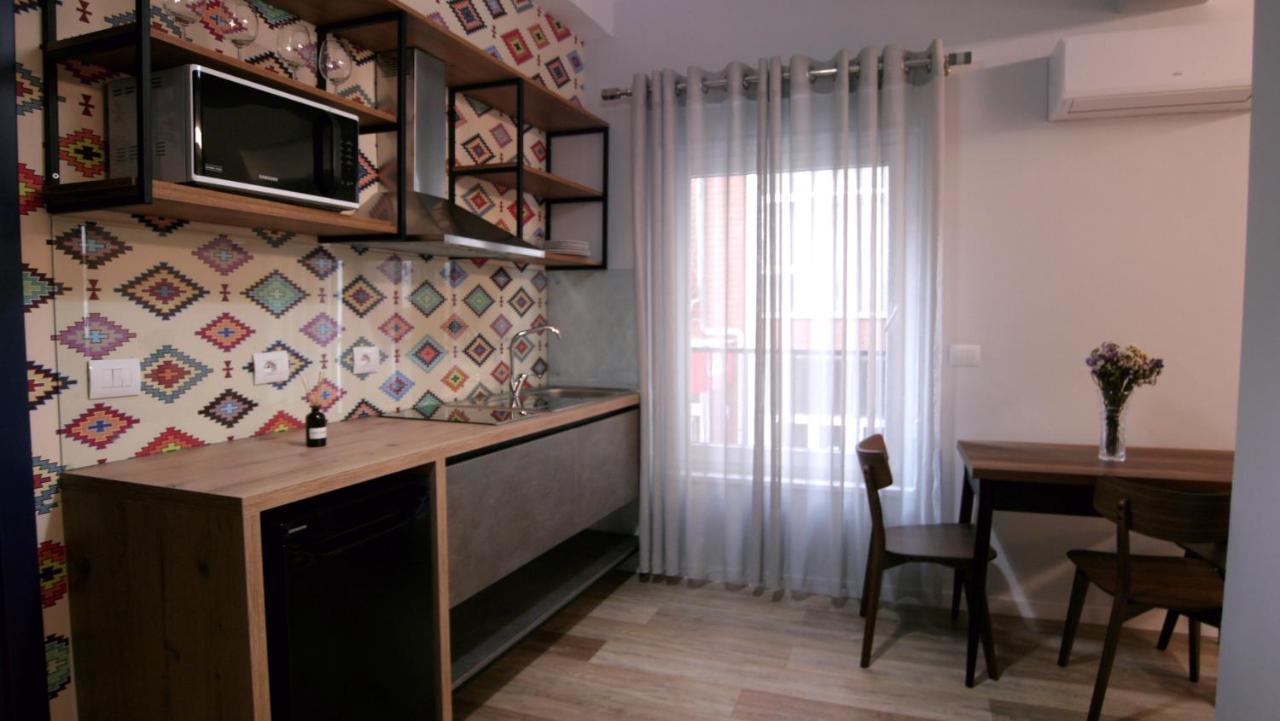 Koni'S Studio Apartments Tiranë Luaran gambar