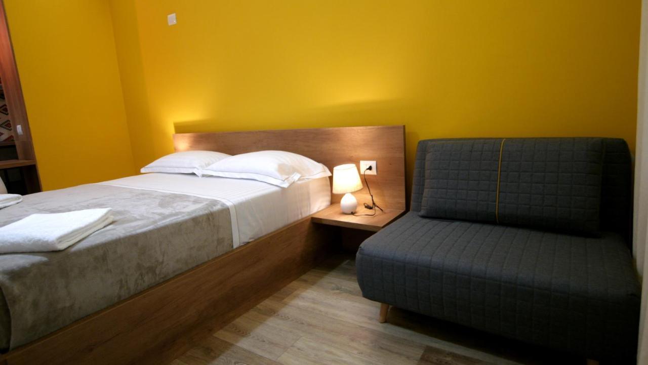 Koni'S Studio Apartments Tiranë Luaran gambar