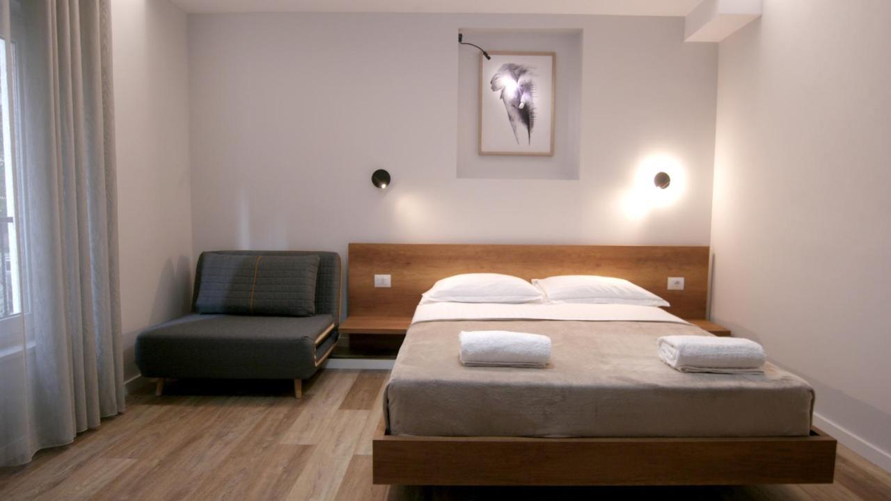 Koni'S Studio Apartments Tiranë Luaran gambar