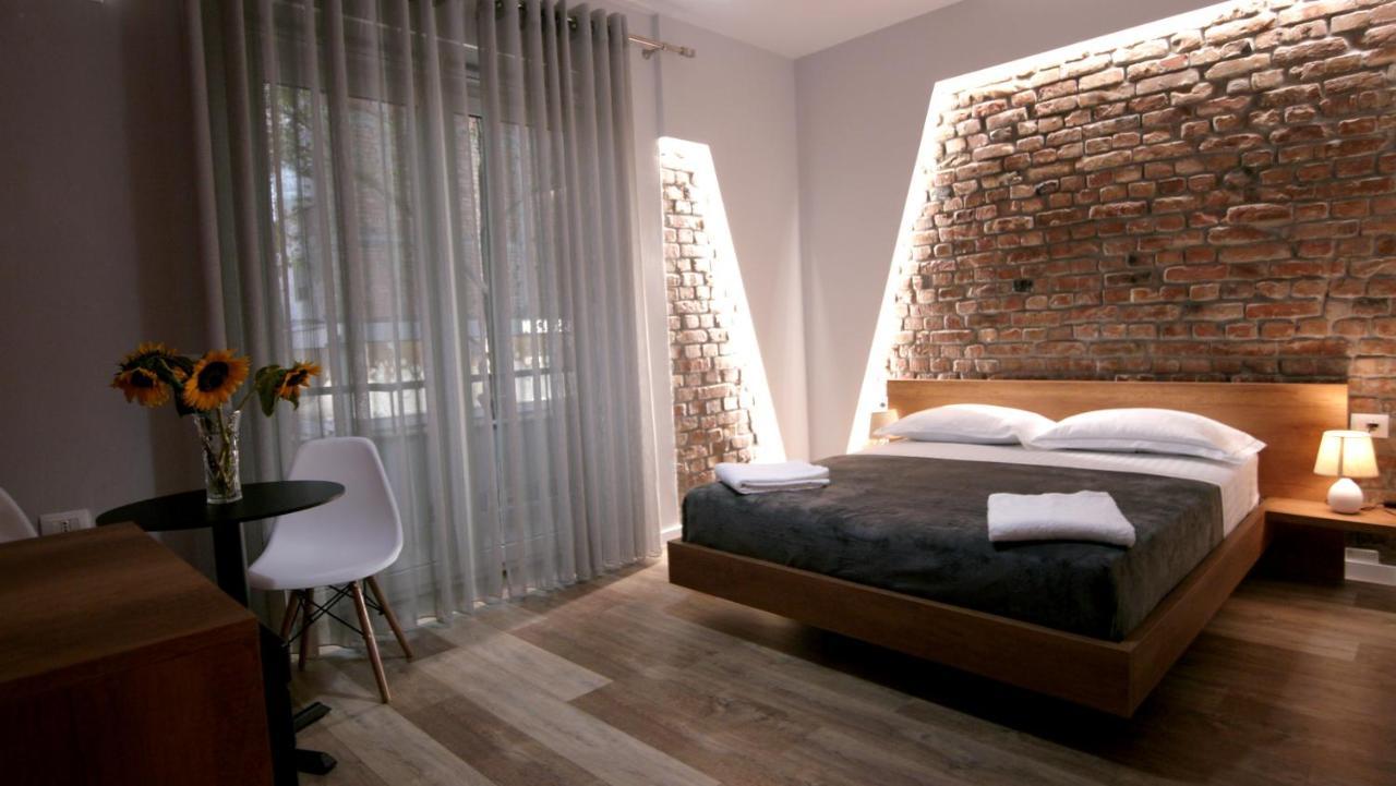 Koni'S Studio Apartments Tiranë Luaran gambar