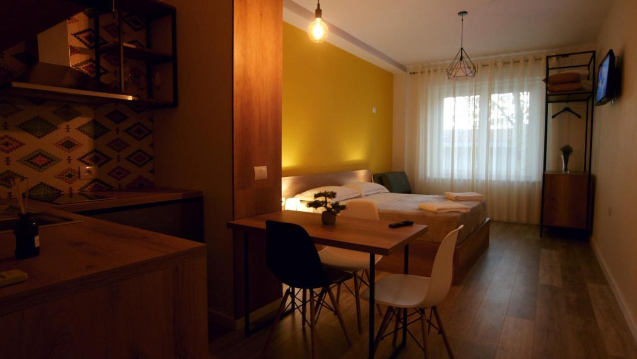 Koni'S Studio Apartments Tiranë Luaran gambar